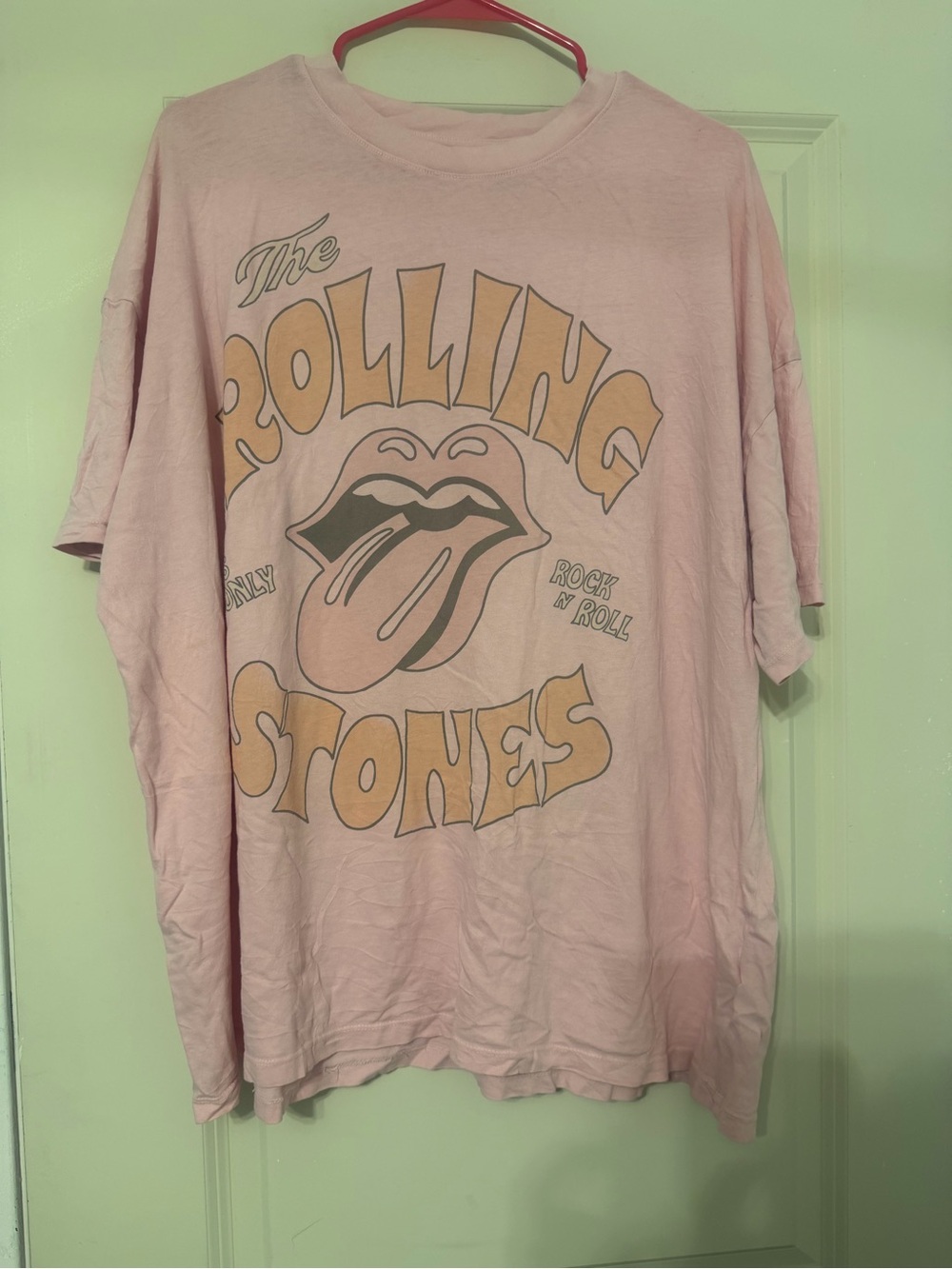 American Eagle Outfitters Light Pink Graphic Tee